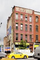 447 10th Ave in New York, NY - Building Photo