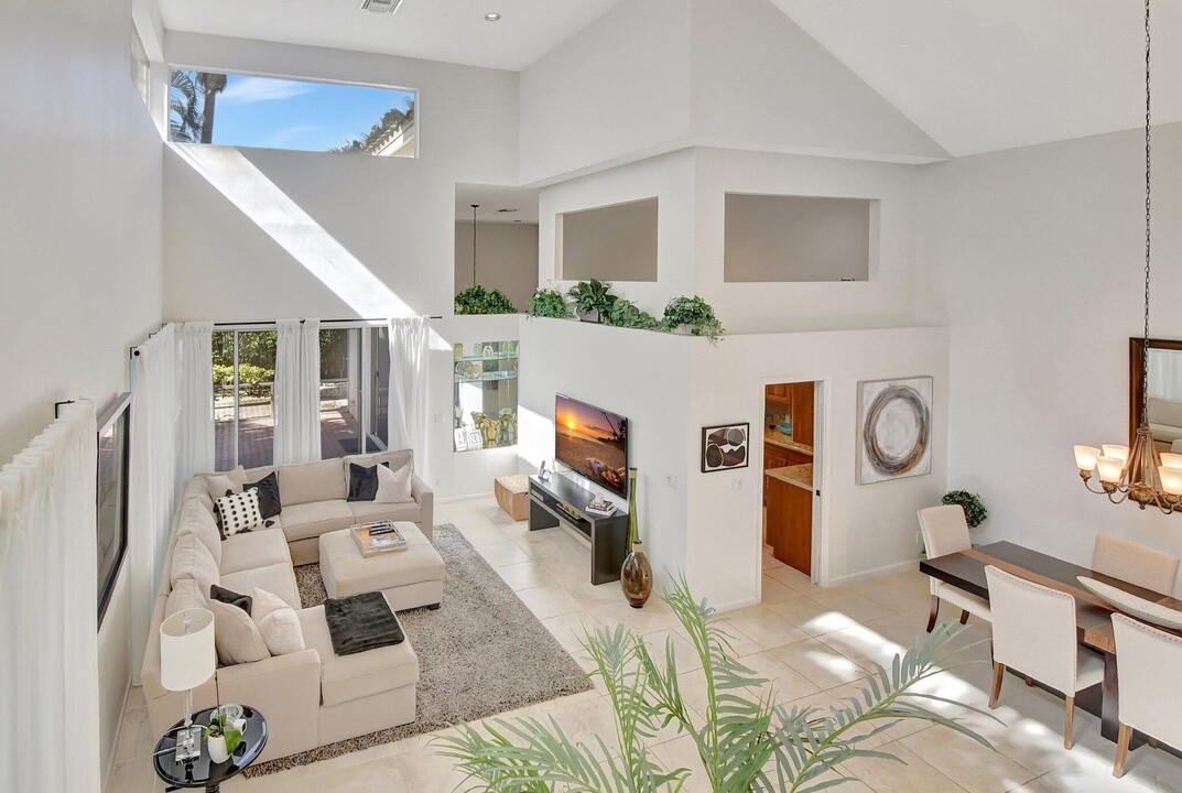 6657 NW 25th Way in Boca Raton, FL - Foto de edificio