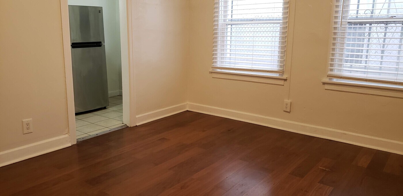 727 S Coronado St in Los Angeles, CA - Building Photo