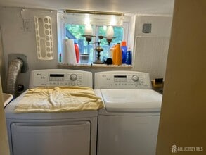 64 Lawrence Ave in Highland Park, NJ - Building Photo - Building Photo