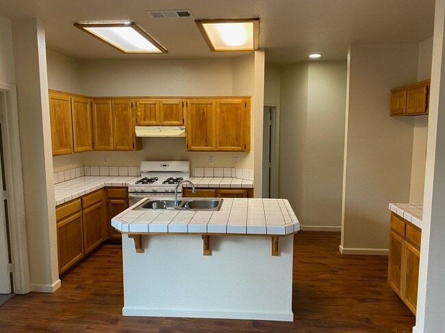 1920 Fern Dr in Corcoran, CA - Building Photo - Building Photo