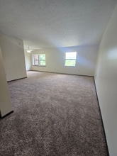 1300 Virginia Ave in McKeesport, PA - Foto de edificio - Building Photo