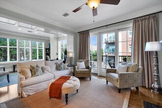 165 W Bay St in Savannah, GA - Building Photo - Building Photo