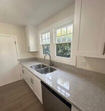545 S Euclid Ave in Pasadena, CA - Building Photo - Building Photo