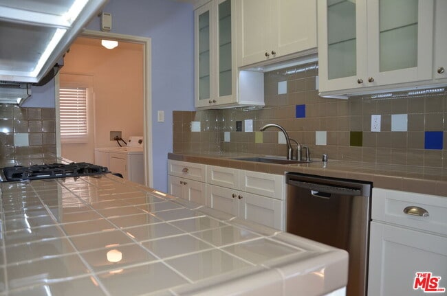 2335 28th St in Santa Monica, CA - Building Photo - Building Photo