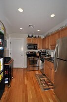 27 Crosby Rd, Unit 3 in Chestnut Hill, MA - Building Photo