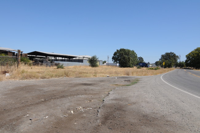 803-07 11 19 Broadway Ave in Stockton, CA - Foto de edificio - Building Photo