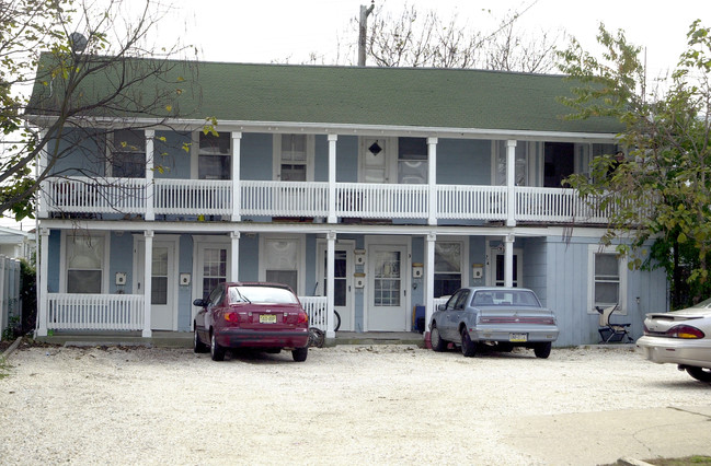 107 10th Ave in Belmar, NJ - Foto de edificio - Building Photo