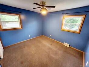 16 Cooper Dr in Monroe, NY - Building Photo - Building Photo