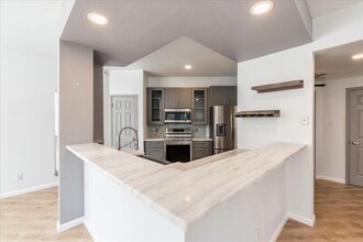 5713 Taylor Draper Cove, Unit 5741-2A in Austin, TX - Building Photo - Building Photo