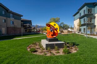 Paloma Garden in Colorado Springs, CO - Building Photo