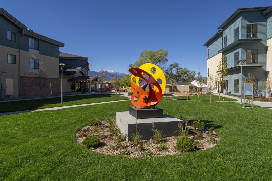 Paloma Garden in Colorado Springs, CO - Foto de edificio