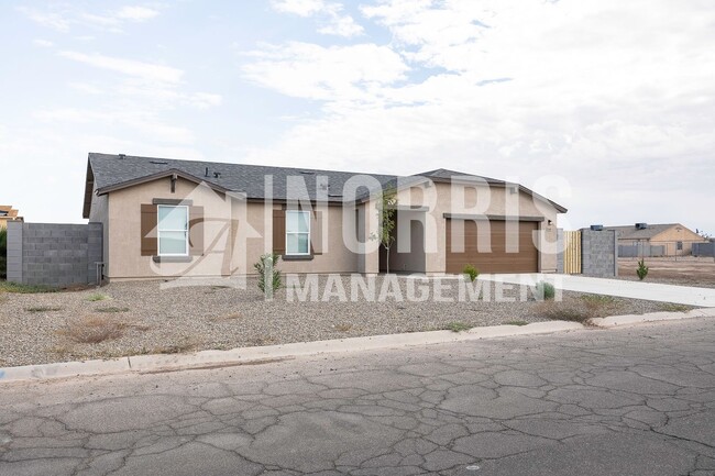 10498 W Carousel Dr in Arizona City, AZ - Building Photo - Building Photo