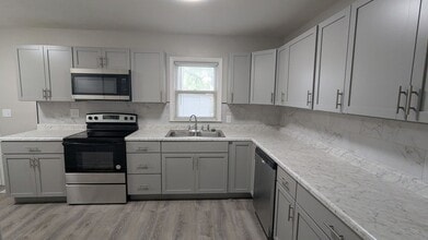 3019 Avenue E in Council Bluffs, IA - Building Photo - Building Photo