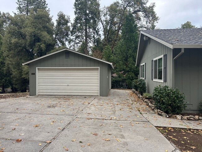 12377 Pawnee Trail in Nevada City, CA - Building Photo - Building Photo