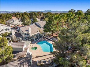 2748 Lodestone Dr in Las Vegas, NV - Foto de edificio - Building Photo