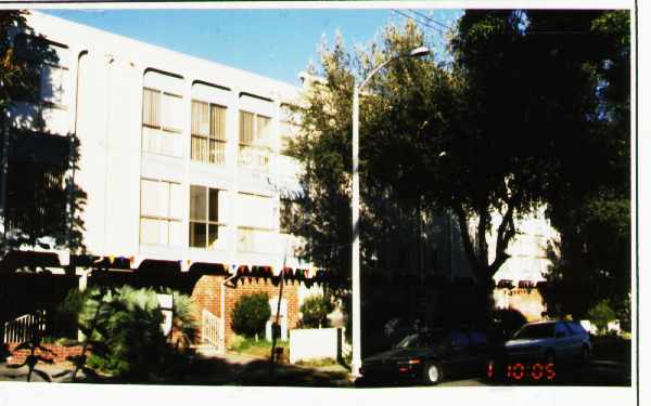 Garfield Agape Court Apartments in Pasadena, CA - Foto de edificio