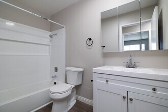 1356 W Stoneridge Ct in Ontario, CA - Building Photo - Interior Photo