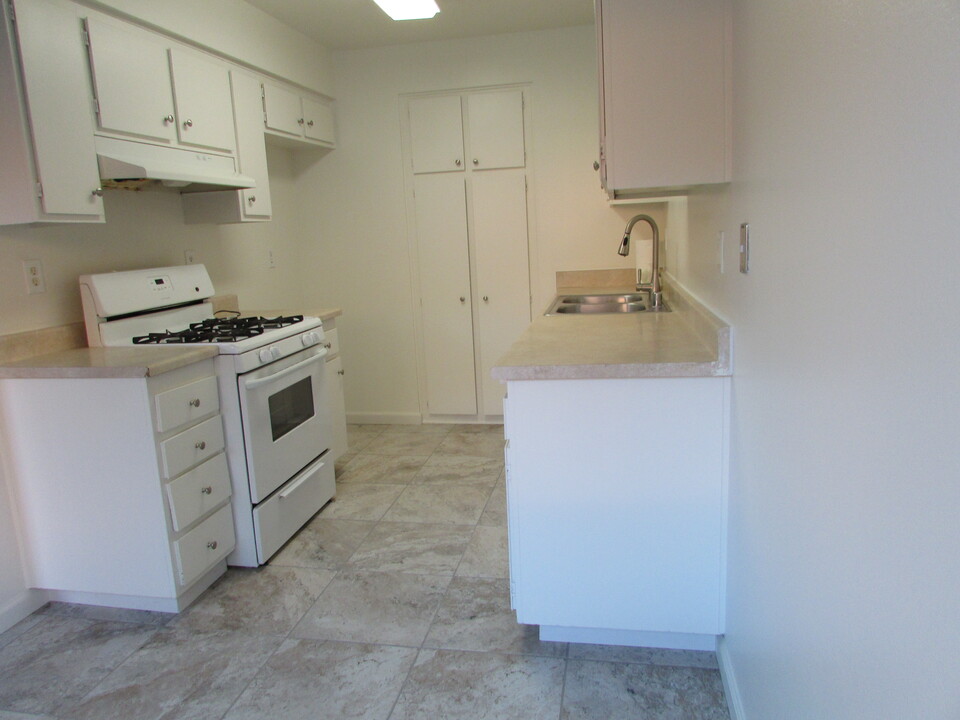 2038 N Lincoln St, Unit 2038 in Orange, CA - Building Photo