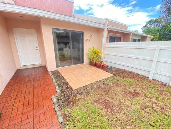 6729 NW 29th Way in Fort Lauderdale, FL - Building Photo - Building Photo