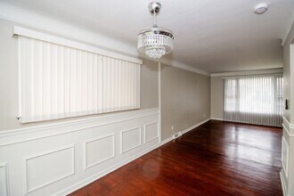 15517 Shirley Ave in Maple Heights, OH - Building Photo - Building Photo