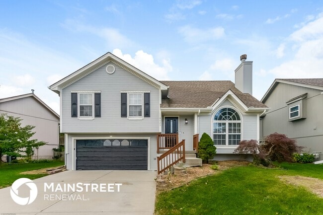 property at 8625 NE 111th St