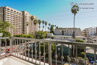 147 S Doheny Dr in Los Angeles, CA - Building Photo - Building Photo