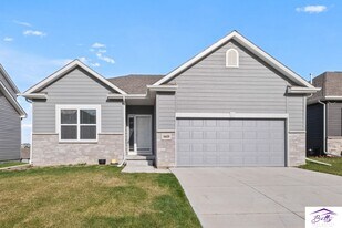 5609 N 178th St in Bennington, NE - Building Photo