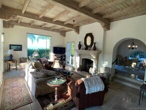 6692 La Jolla Scenic S Dr in San Diego, CA - Building Photo - Building Photo