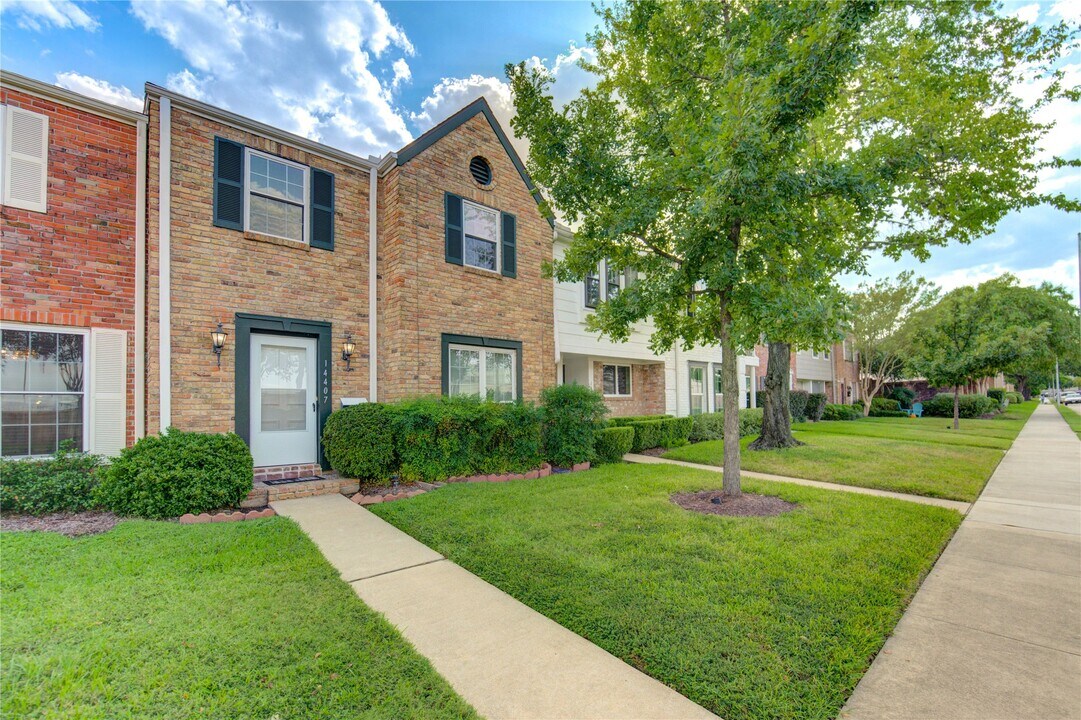 14407 Still Meadow Dr in Houston, TX - Building Photo