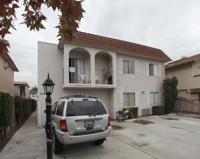 4547 UTAH St in San Diego, CA - Foto de edificio - Building Photo
