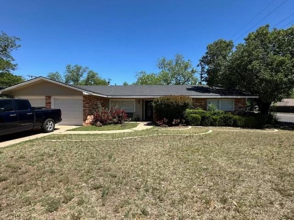 3402 56th St in Lubbock, TX - Building Photo