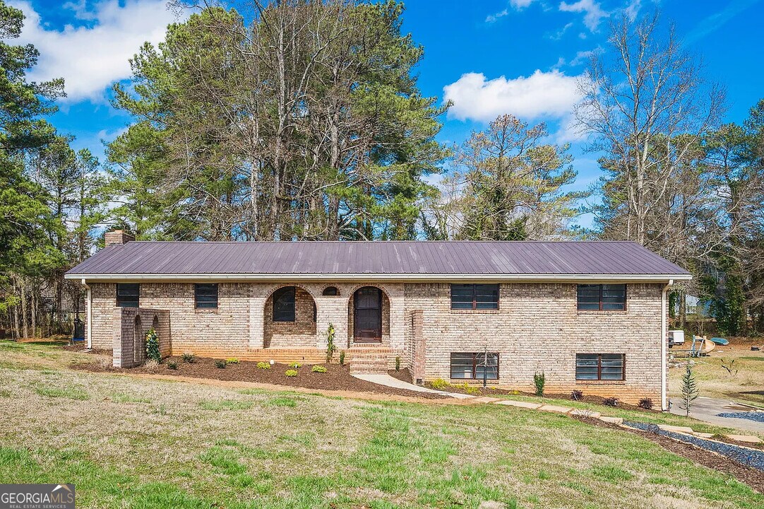 75 Parkwood Dr in Kennesaw, GA - Building Photo