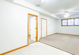 1812 W Thomas St, Unit 1812 W Thomas Unit G in Chicago, IL - Foto de edificio - Building Photo