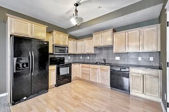204 NE Chalet Ln in Ankeny, IA - Building Photo - Building Photo