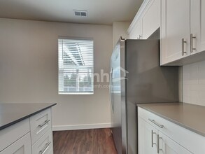 7714 Verona Lp SW in Olympia, WA - Foto de edificio - Building Photo