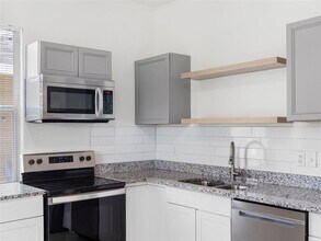 2524 W Cherry St in Tampa, FL - Building Photo - Building Photo