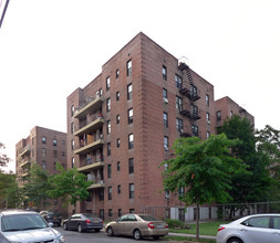 2211 New Haven Ave in Far Rockaway, NY - Building Photo - Building Photo