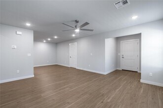 6302 NW Kathleen St in Bentonville, AR - Building Photo - Building Photo