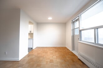 1017 Woodbine in Toronto, ON - Building Photo - Building Photo