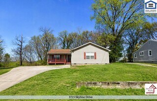 3715 Skyline Dr, Unit C in Knoxville, TN - Building Photo