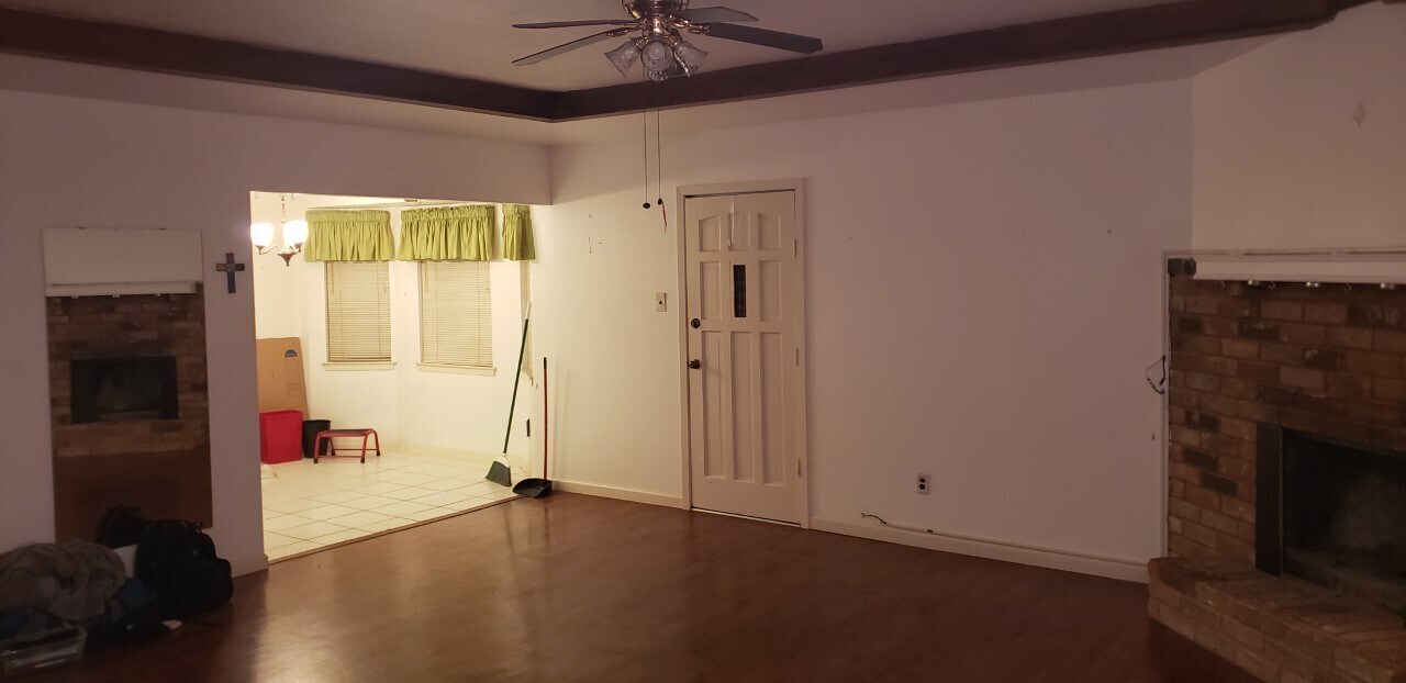 2017 N 5th St in Orange, TX - Building Photo