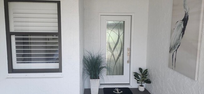 421 Kings Way in Naples, FL - Building Photo - Building Photo