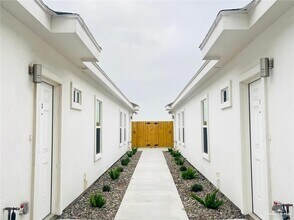 22 Wolf Crk Ave in McAllen, TX - Building Photo - Building Photo