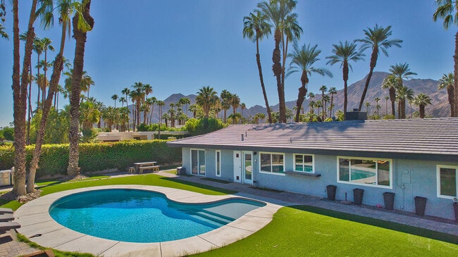 75496 Desert Park Dr