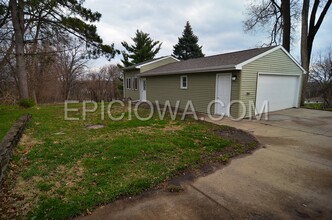 3028 Circle Dr NE in Cedar Rapids, IA - Foto de edificio - Building Photo