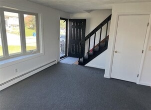 20 Pavilion Ct in Cranston, RI - Building Photo - Building Photo