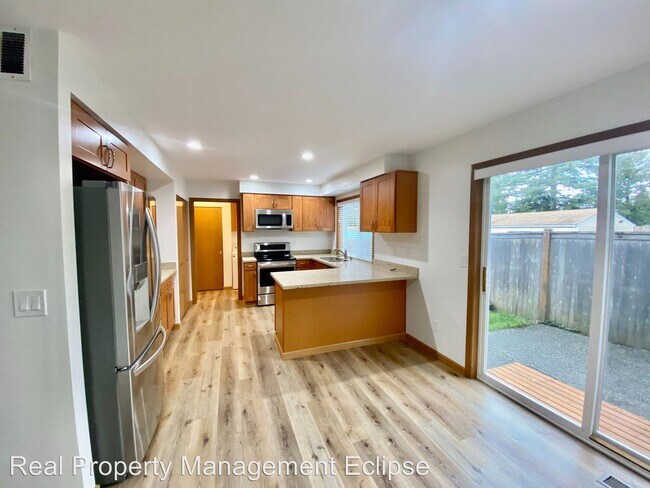 21503 8th Pl W in Lynnwood, WA - Building Photo - Building Photo