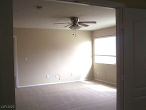 283 Maddelena Ave in Las Vegas, NV - Building Photo - Building Photo