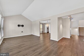 9926 Great Oaks Way in Fairfax, VA - Building Photo - Building Photo